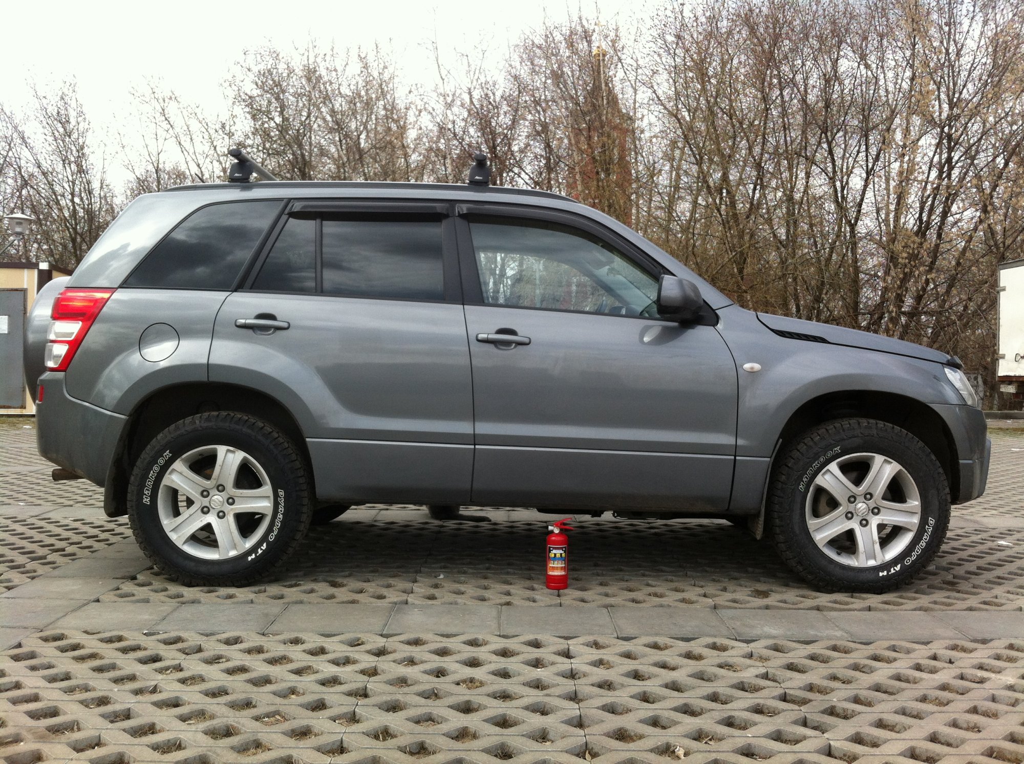 Влияние увеличенных колес на клиренс Suzuki Grand Vitara