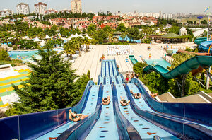 Aqua Club Dolphin (İstanbul, Esenyurt, Esenkent Mah.) ، حديقة مائية