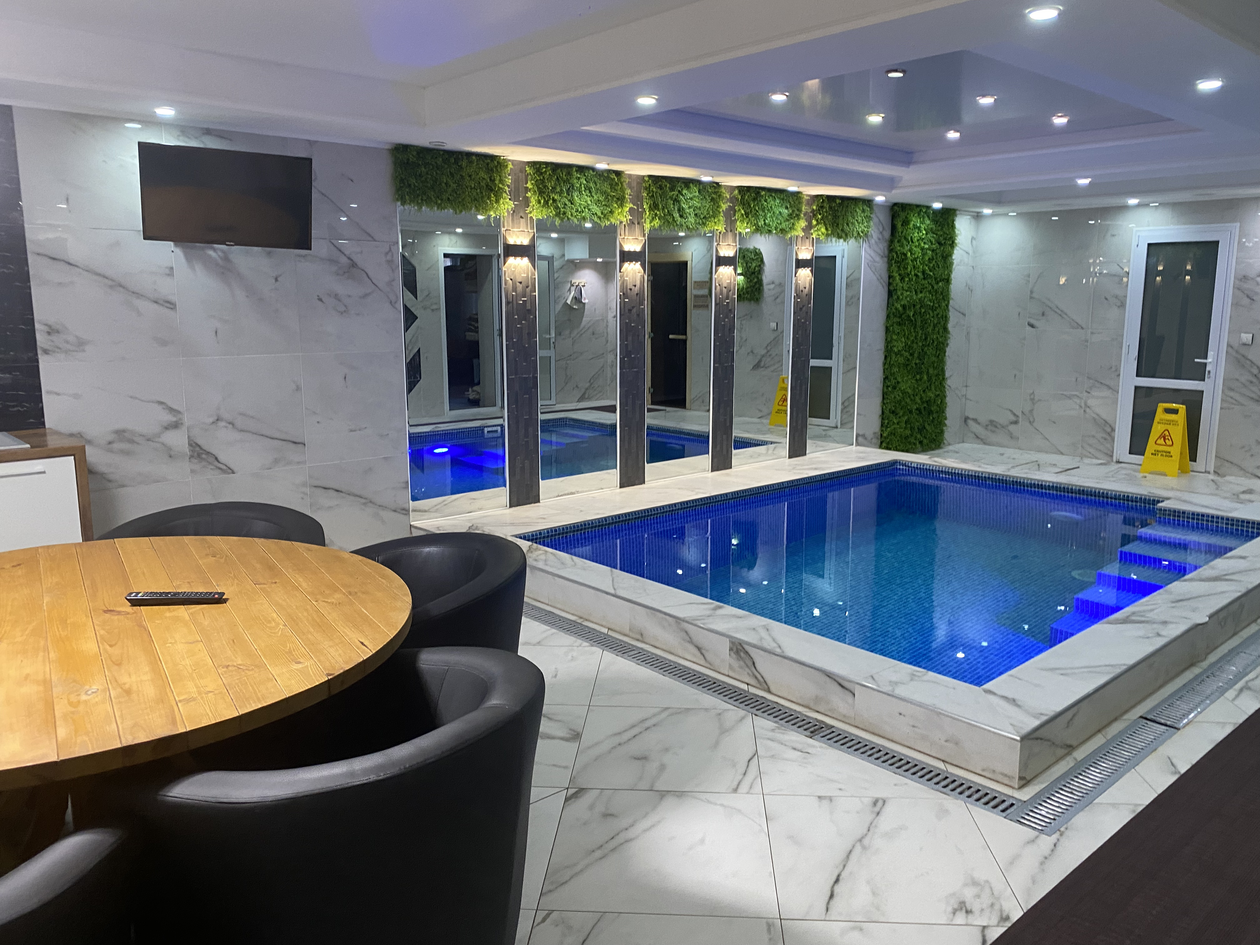 Фото Марикон