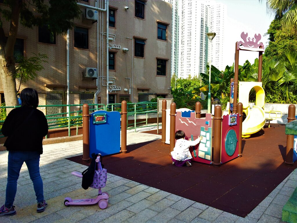 Playground Tung Chung Fort Sitting-out Area, Hong Kong, photo