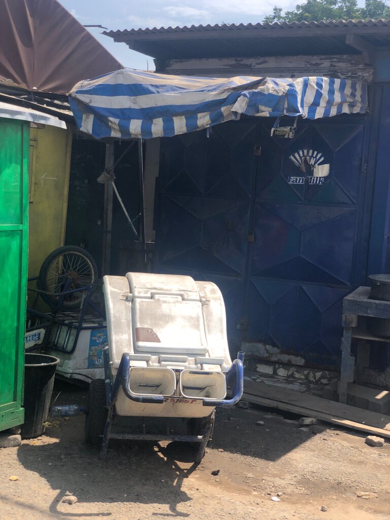 Mineral water springs Fan Milk Agent, Accra, photo