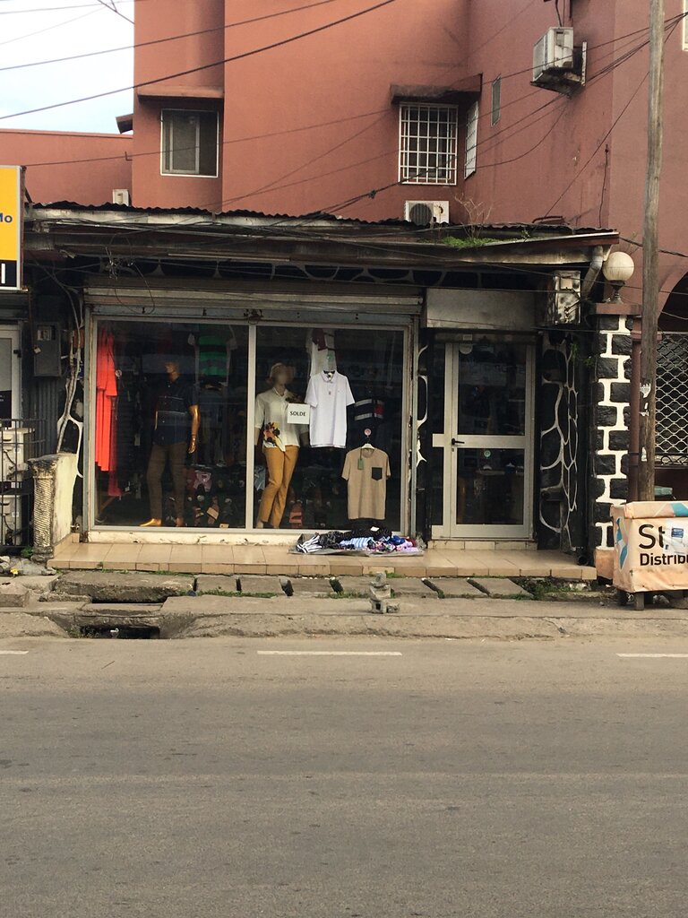 Clothing store Macha Macha Shopping, Douala, photo