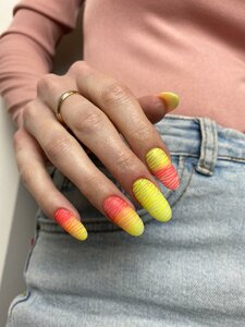 Тут Все Свои (derevnya Veligonty, Lugovaya ulitsa, 3А), estudio de manicura