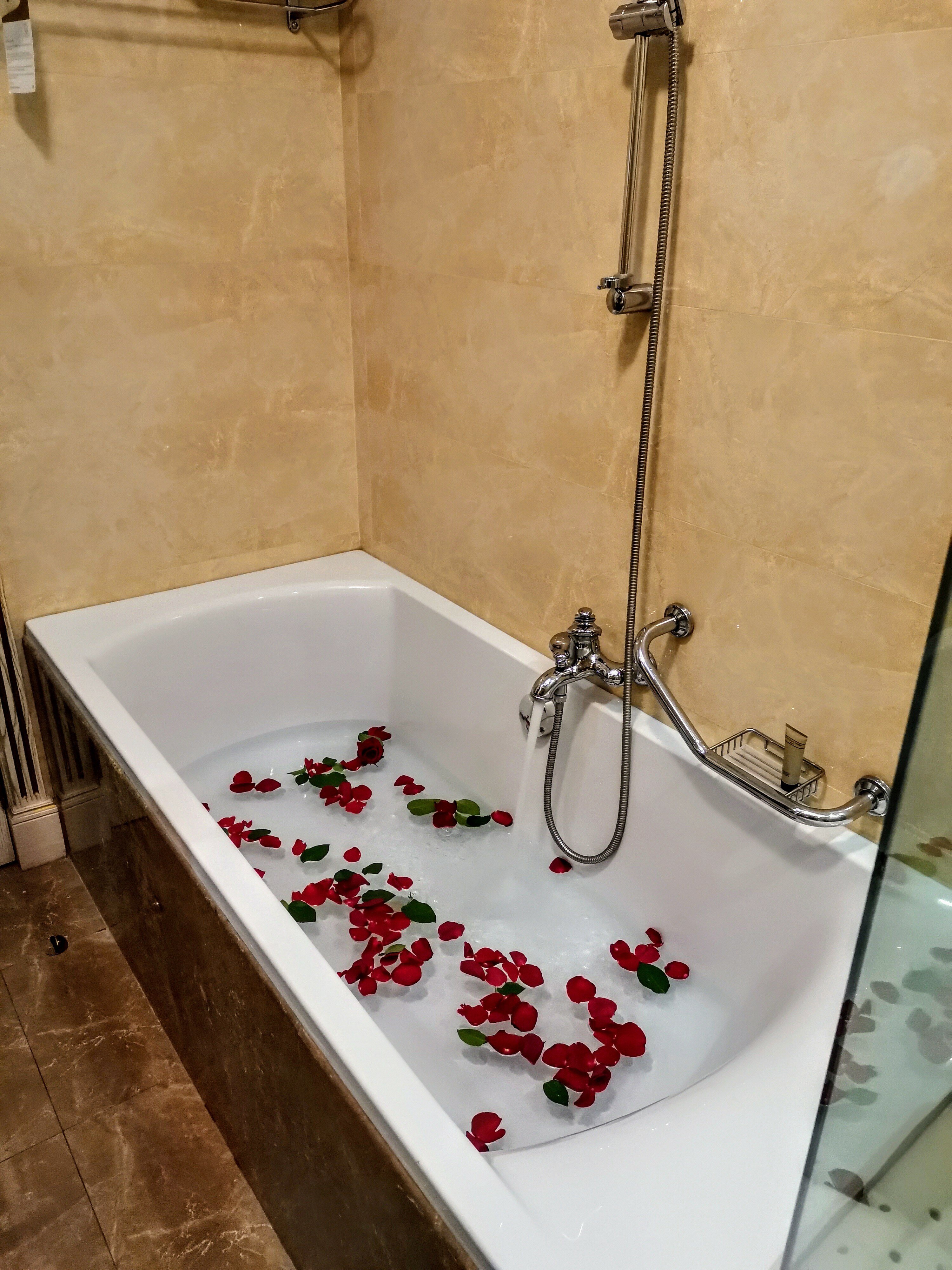 Фото Royal Rose Abu Dhabi, a Curio Collection by Hilton Affiliated Hotel