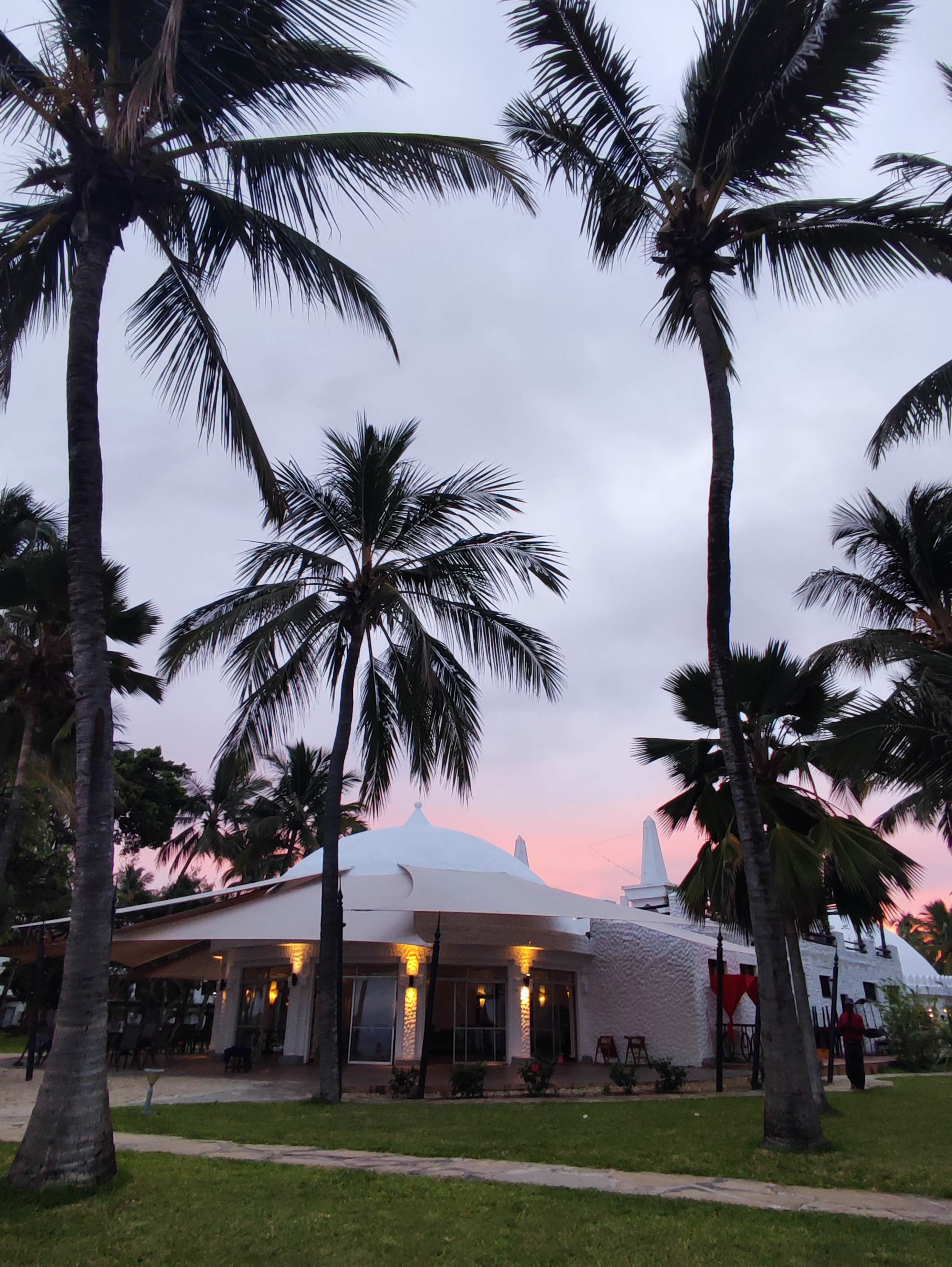 Фото Southern Palms Beach Resort