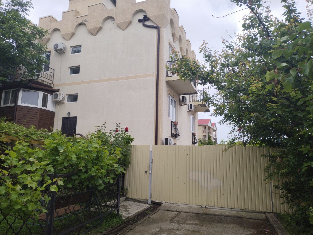 Фото отеля 1