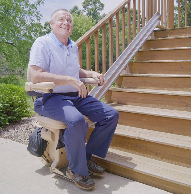 Engellilere yönelik ekipmanlar ve rehabilitasyon ürünleri Kraus Chair Stair Lift, Burbank, foto