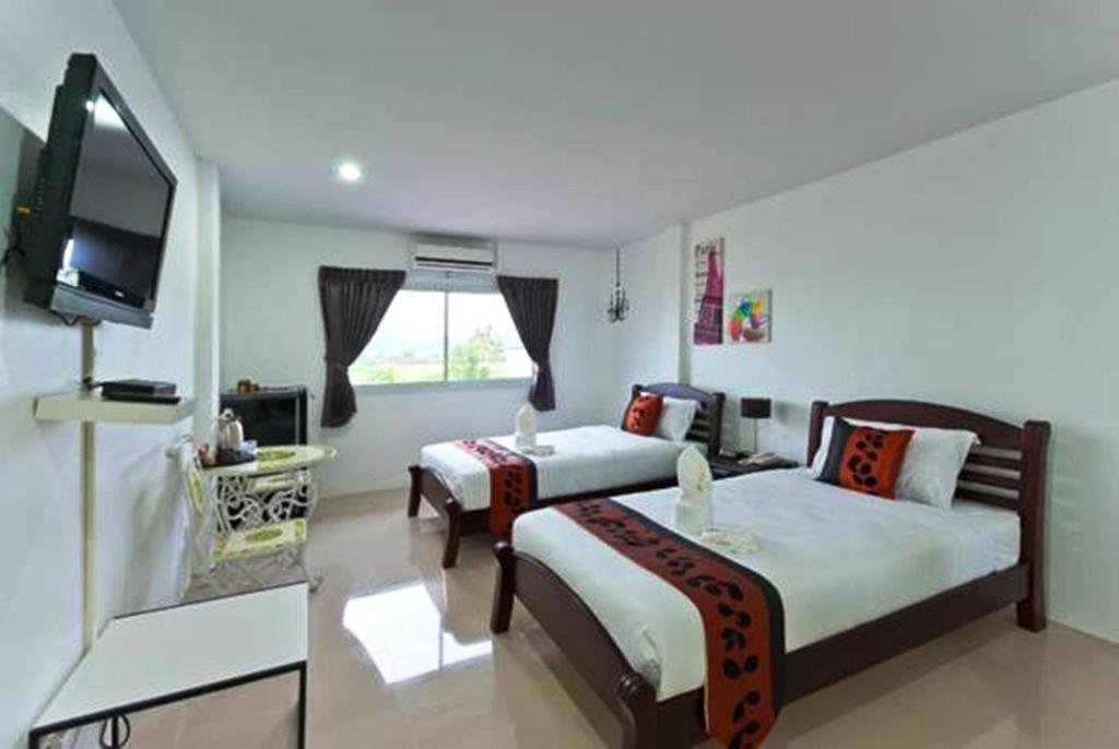 Фото Phet Cha-am Plaza & Resort