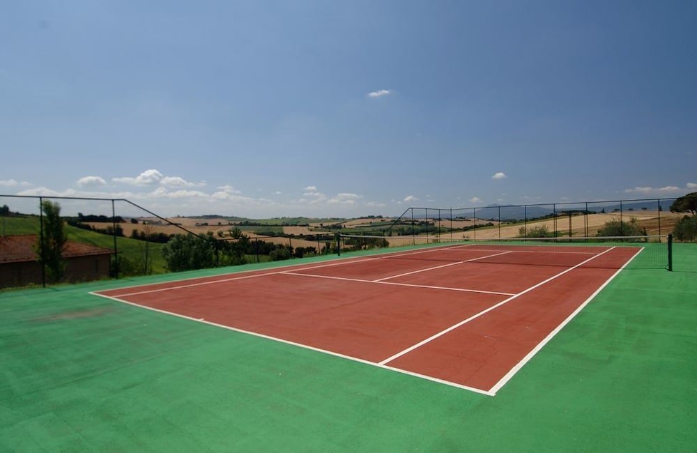 Фото La Contea Farmhouse