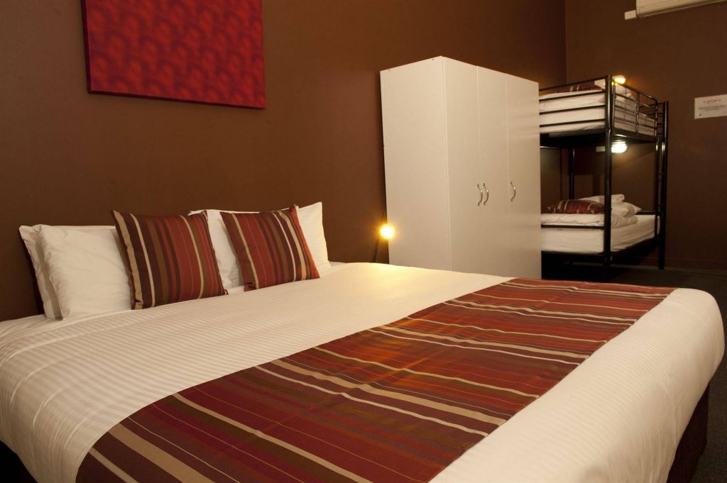 Фото Urban Central Accommodation - Hostel