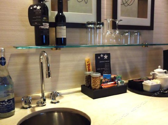 Фото Cambridge Suites Toronto