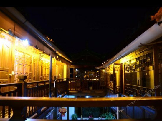 Hotel Lijiang Mountain Lion Inn, Lijiang, photo