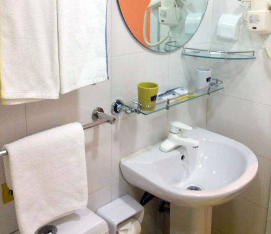 Фото Home Inn Chengdu Jichang Road