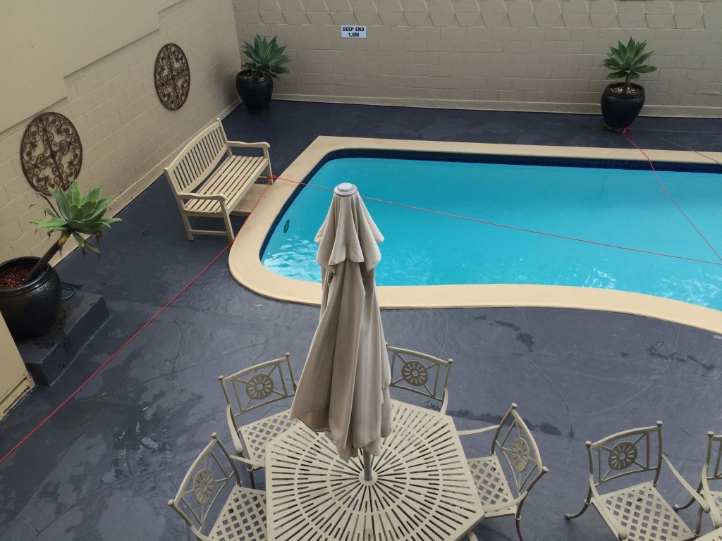 Фото Twin Towers Inn