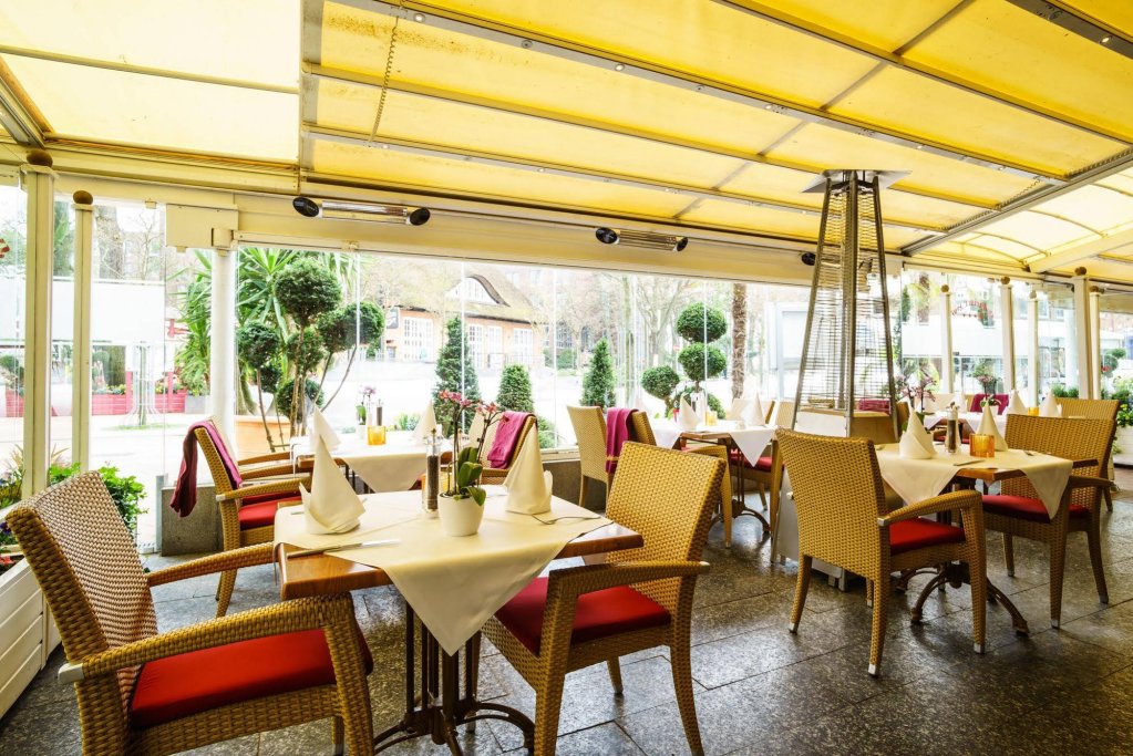 Фото Hotel Holsteiner Hof