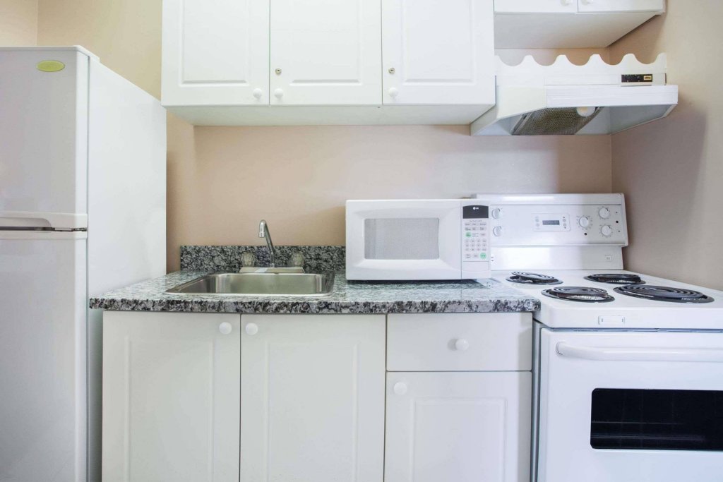 Фото Ramada Limited 100 Mile House