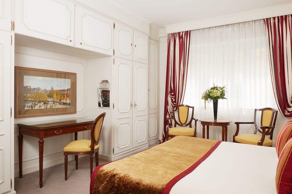 Фото Majestic Apartments Champs Elysées