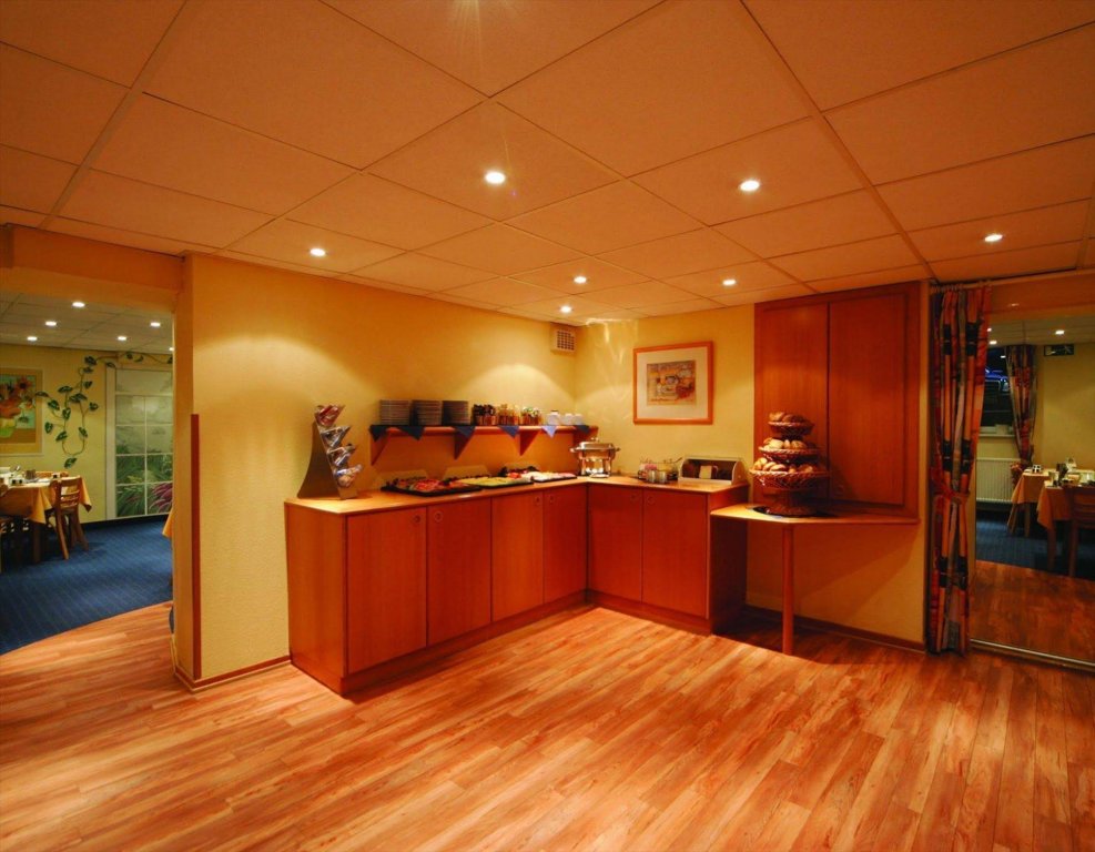 Фото Heikotel - Hotel Am Stadtpark