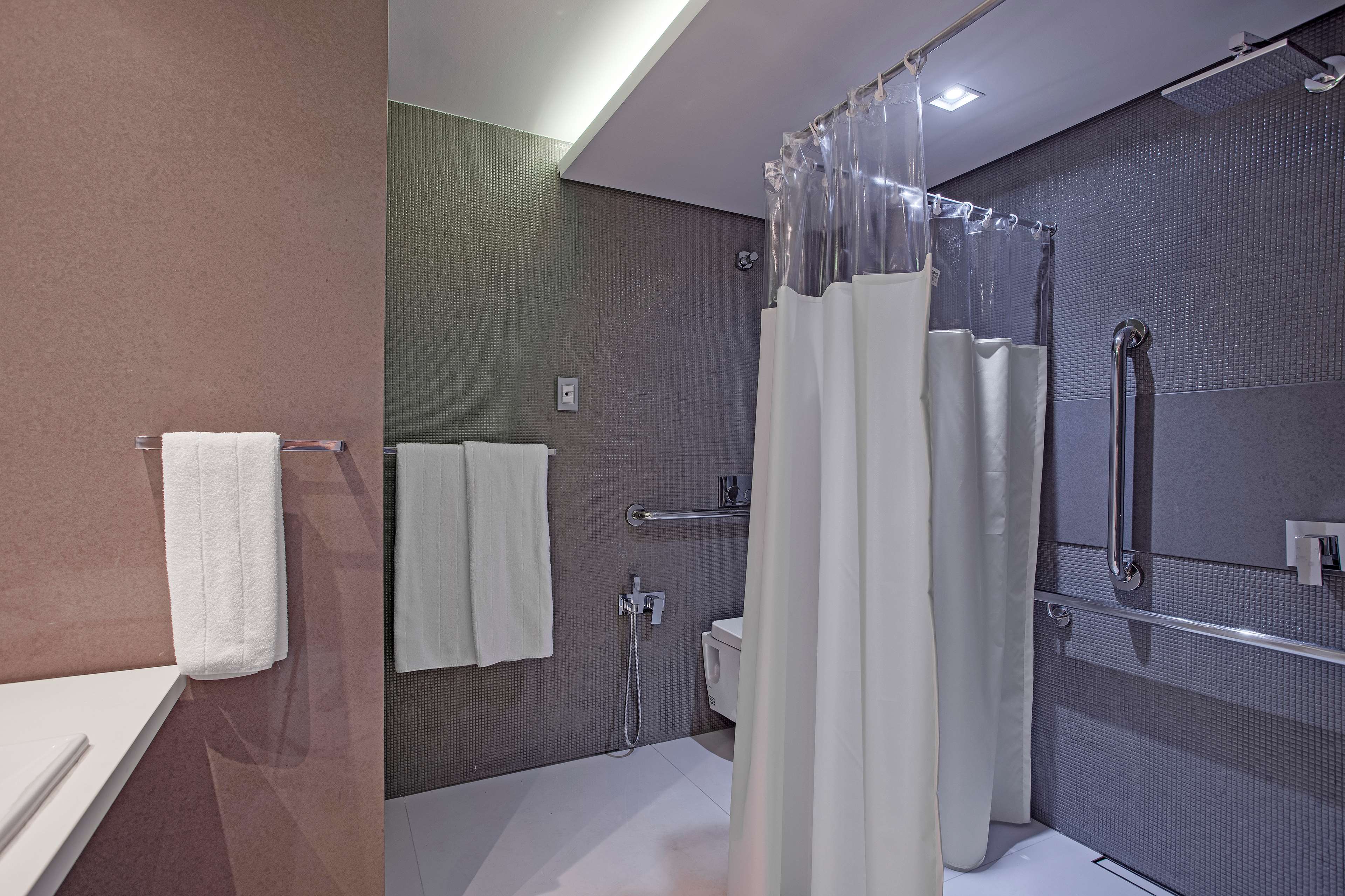 Фото Suryaa Hotel Pinhais, Curio Collection by Hilton