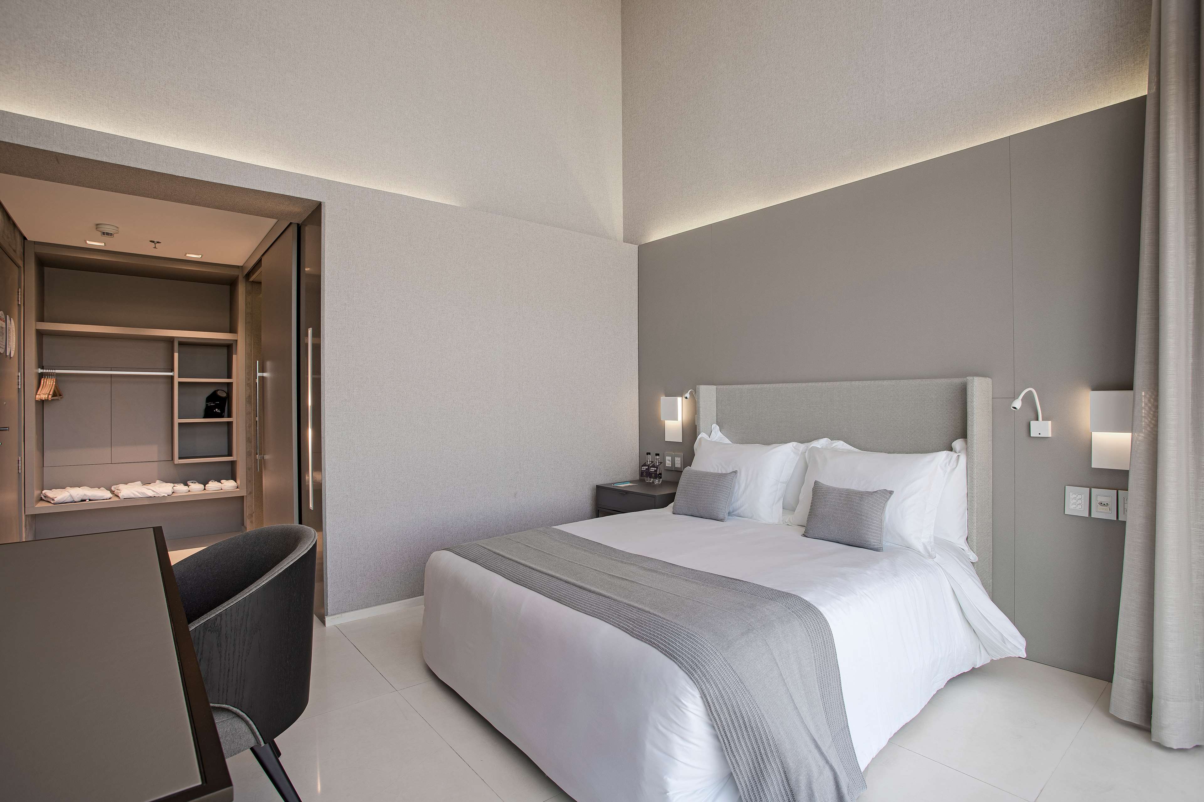 Фото Suryaa Hotel Pinhais, Curio Collection by Hilton