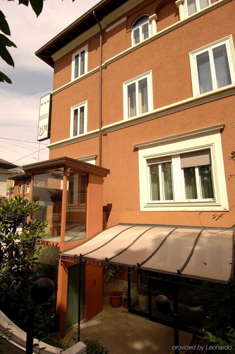 Фото Metro Hotel