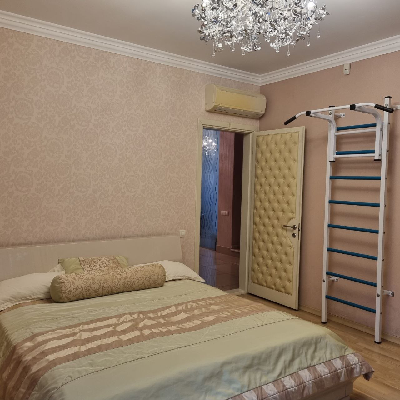 Фото Каштановый особняк