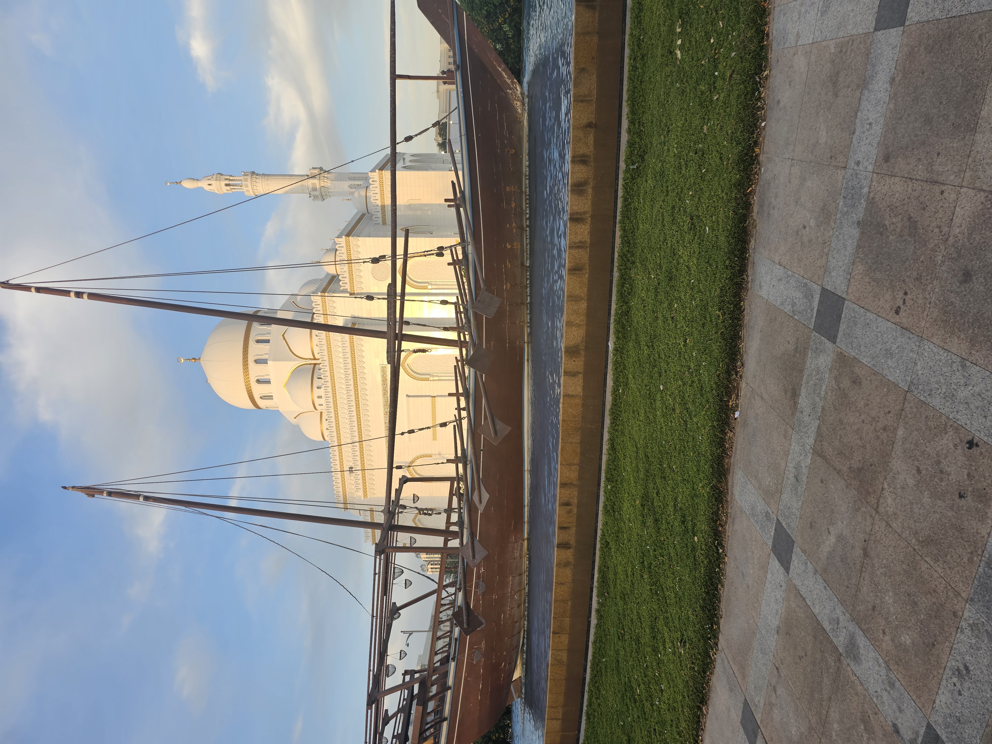 Фото Holiday Inn Express Dubai Jumeirah