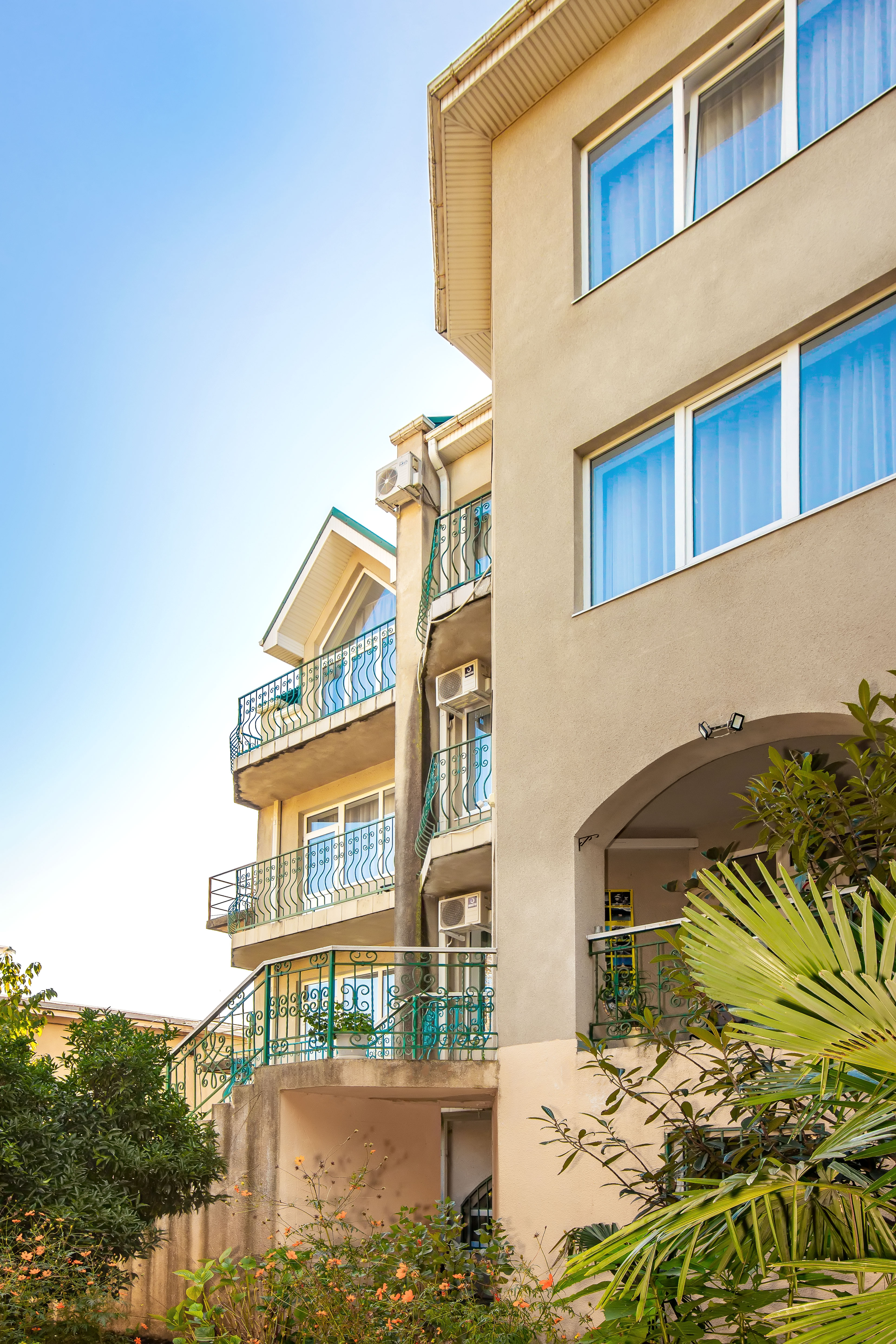 Фото отеля 1