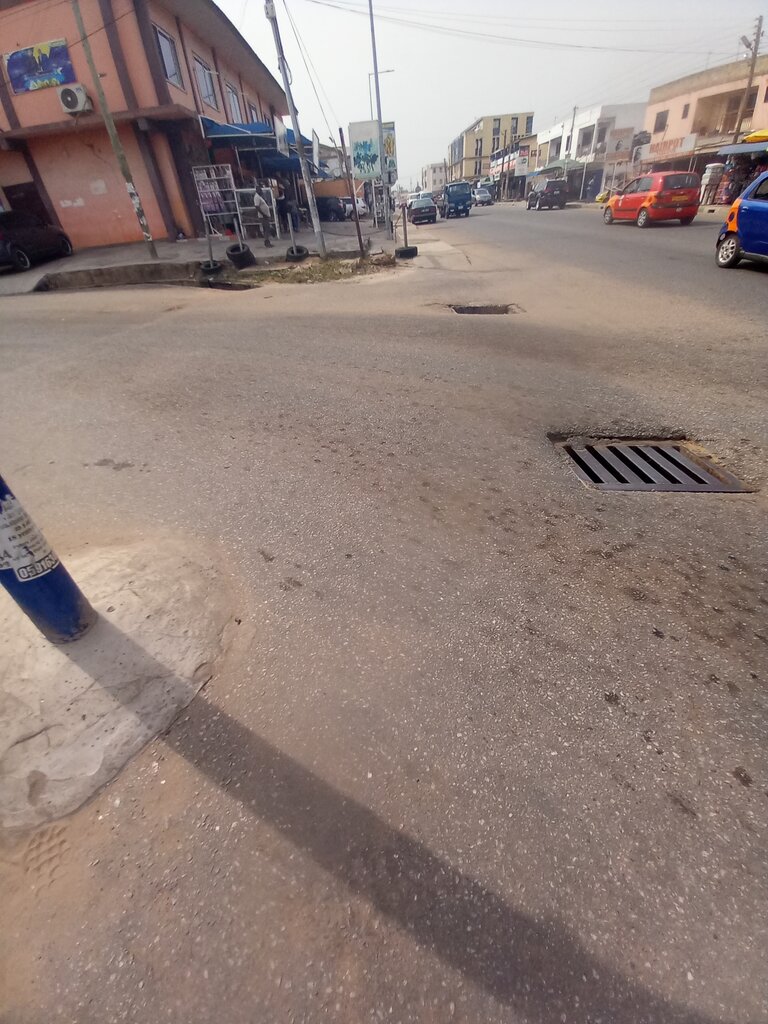 Electronics store Kila Kitu, Accra, photo