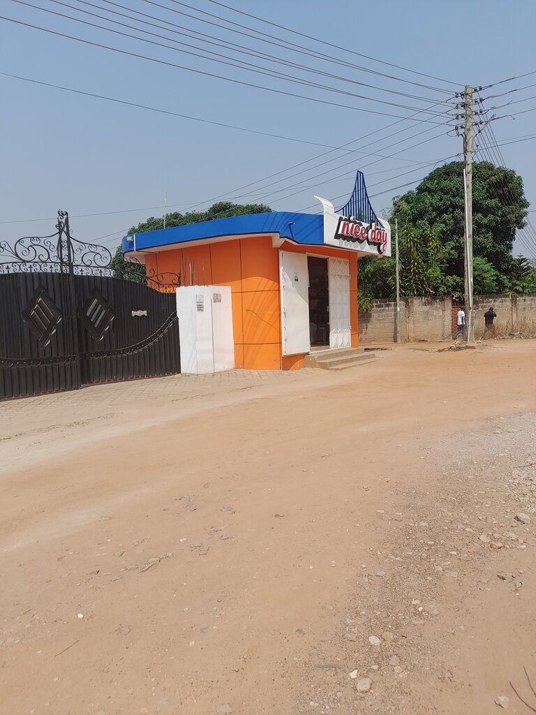 Grocery Nice Day, Accra, photo