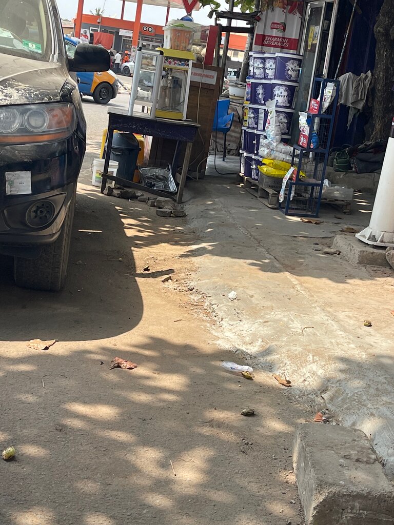 Soft drinks bar Shammoh beverages, Accra, photo