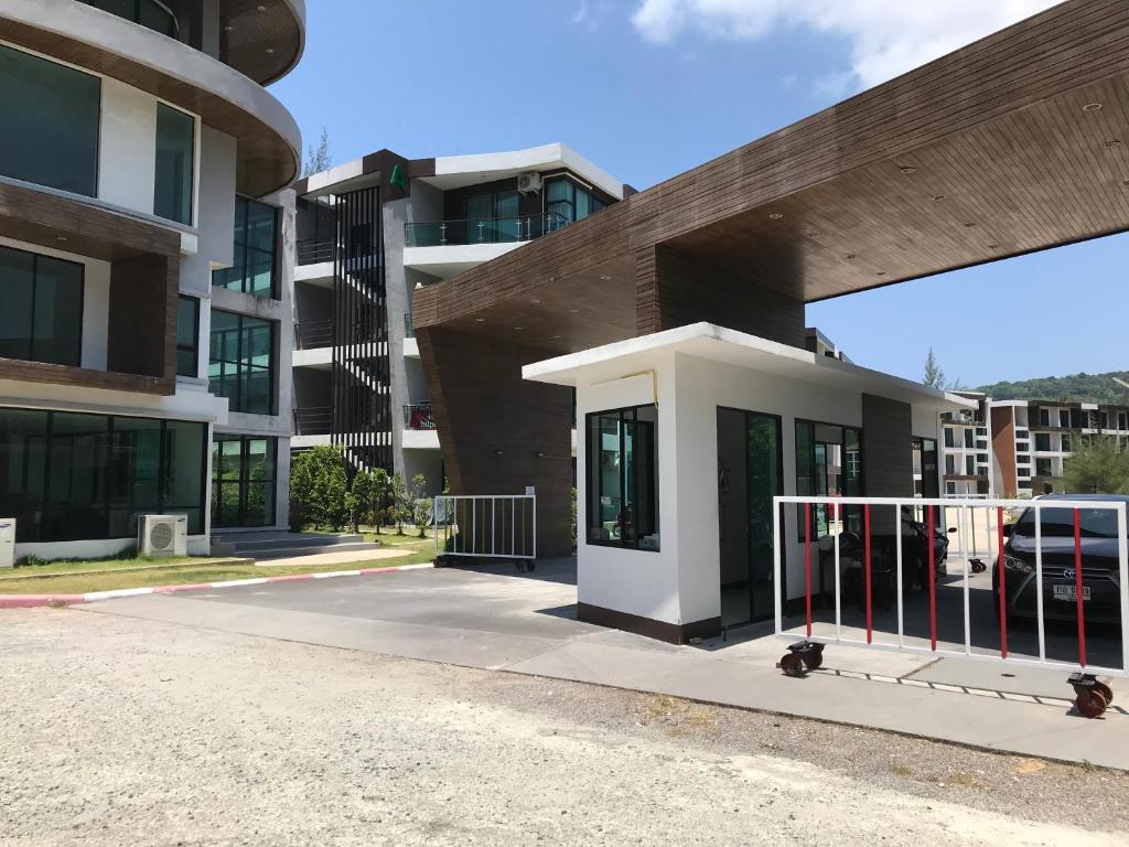 Фото The Nai Thon Condominium