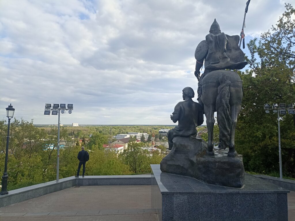 Жанровая скульптура Памятник в честь 1000-летия г. Брянска, Брянск, фото