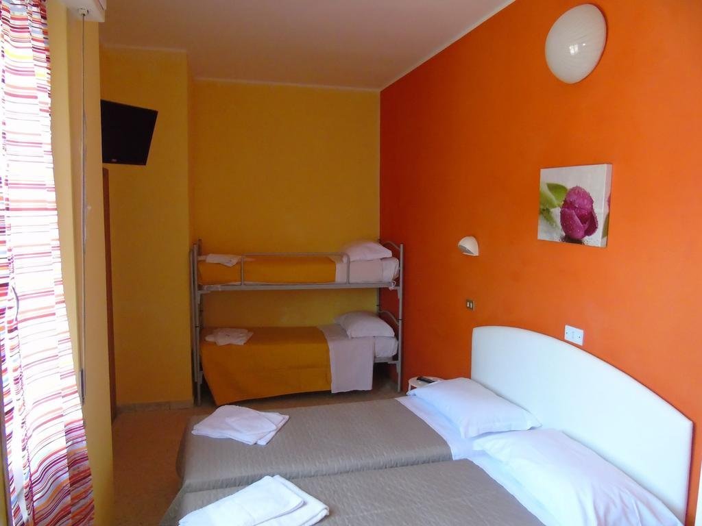 Фото Hotel Morri's