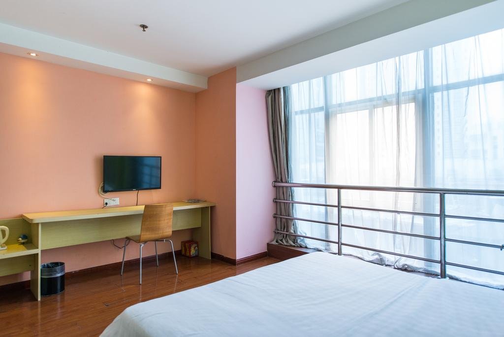 Фото 7 Days Inn Shanghai Changshou Road Subway Station Yaxin Life Square Branch