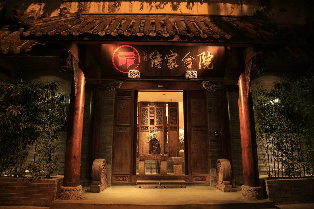 Фото отеля 1