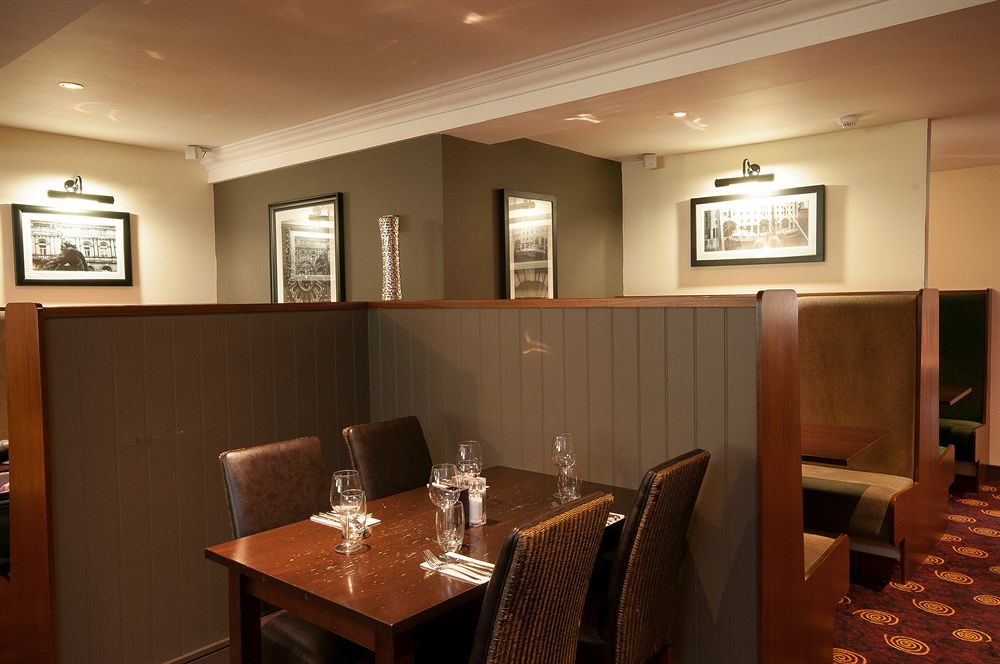 Фото Village Hotel Liverpool