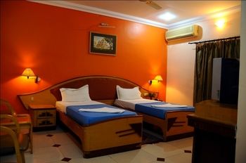 Фото отеля 2