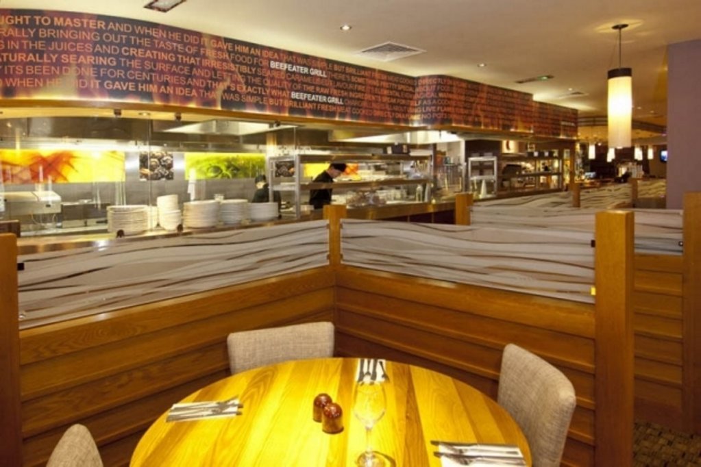 Фото Premier Inn Chessington hotel