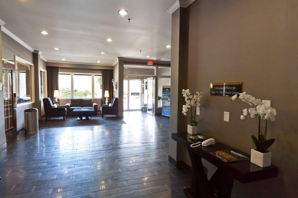 Фото Sandman Hotel Revelstoke