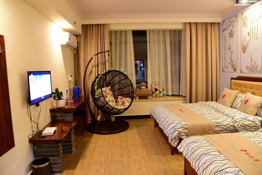 Фото Happy Journey Hotel