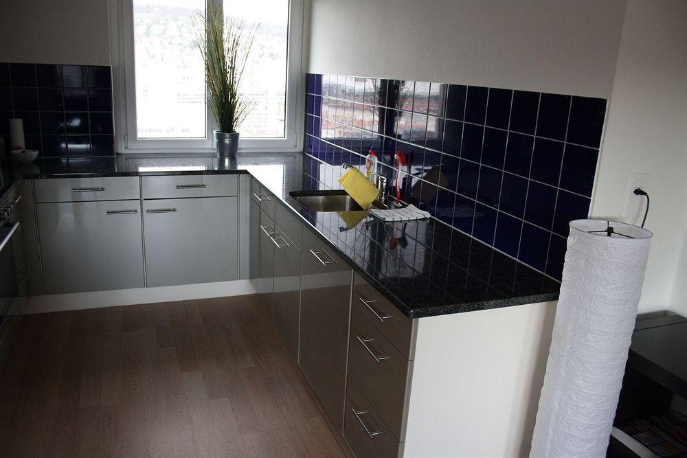 Фото HITrental Letzigrund - Apartment