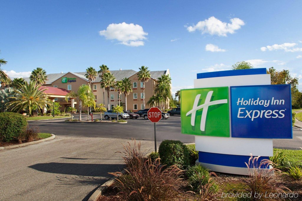 Фото Holiday Inn Express & Suites Port Charlotte, an Ihg Hotel
