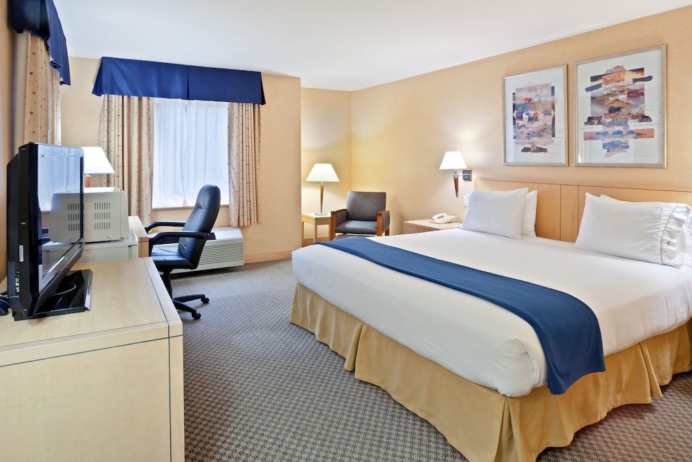 Фото Holiday Inn Express & Suites Langley