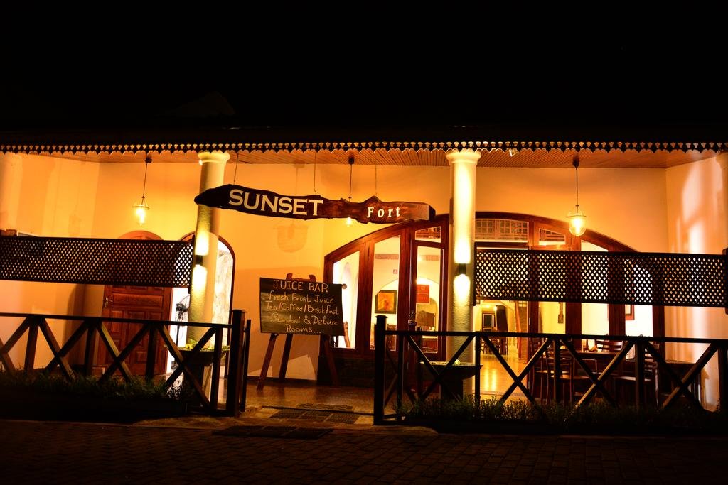 Фото отеля 1