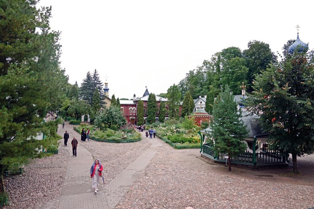 Orthodox church Tserkov Lazarya Pravednogo, Pechory, photo