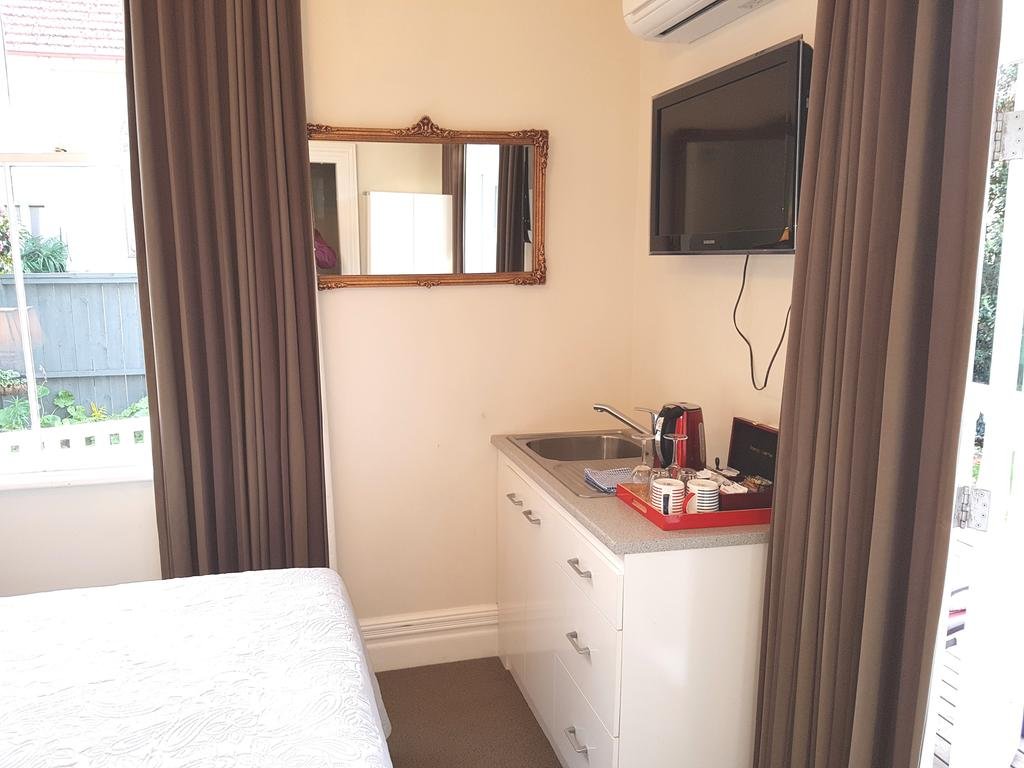 Фото Ponsonby Manor Guest House