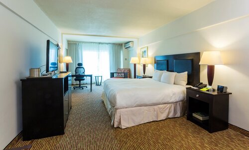Гостиница Radisson Hotel Trinidad в Порт-оф-Спейн