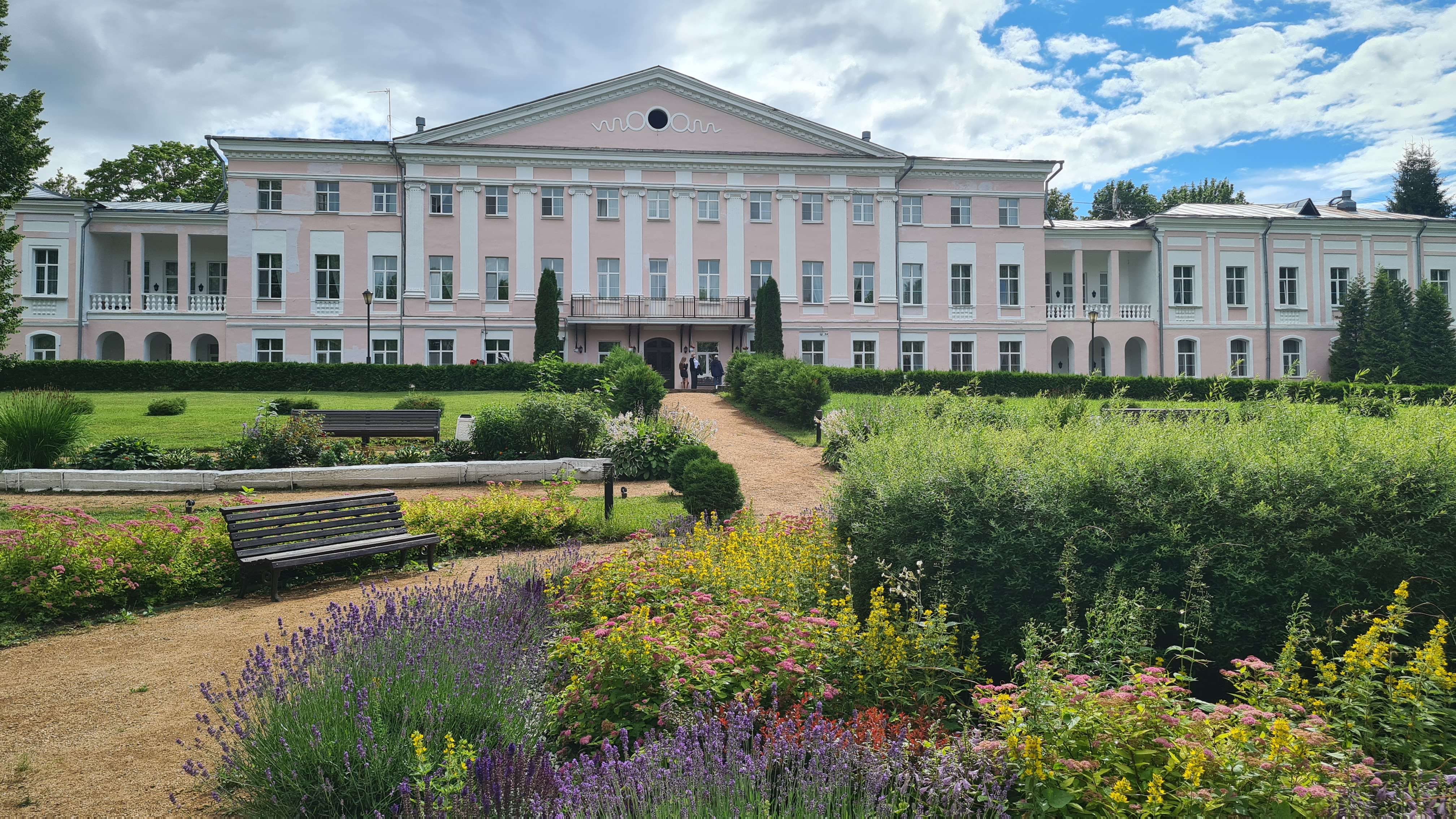 Фото отеля 2