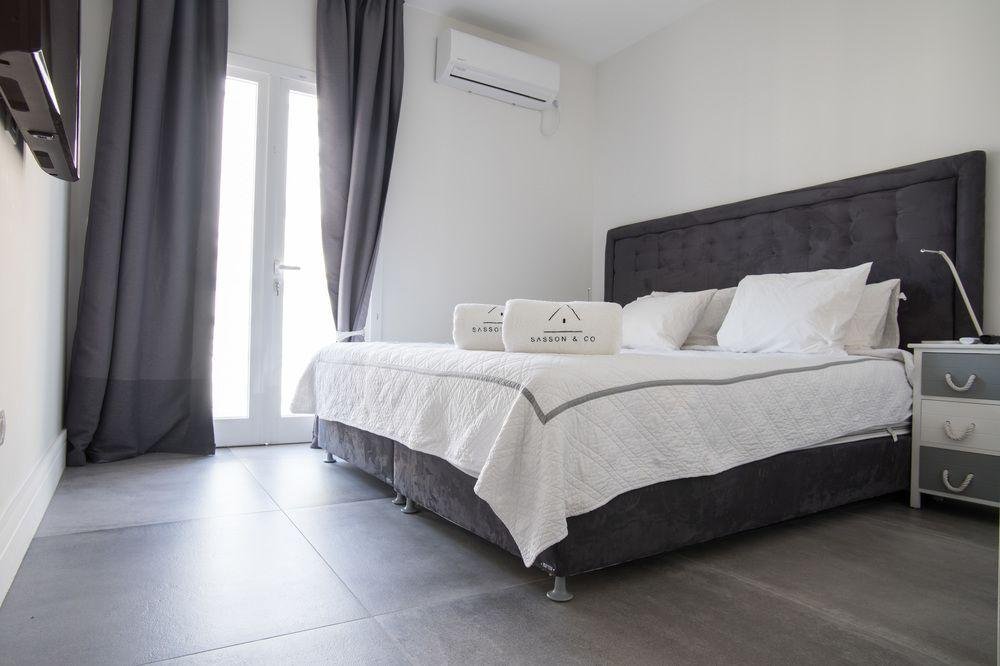 Фото Sasson & Co Luxury 2Bed 2Bath Apt by Hilton Beach